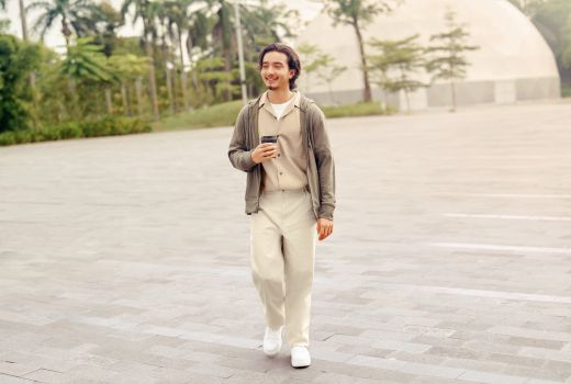 UNIQLO Keluarkan Outfit Penangkal Sinar UV, Kulit Antigosong - GenPI.co