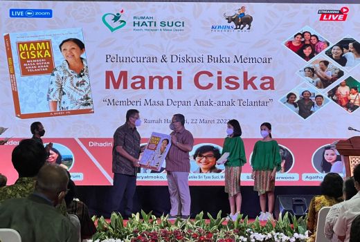 Kisah Mami Ciska Bangun Rumah Hati Suci Dibukukan - GenPI.co