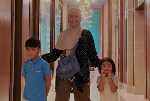 Sambut Ramadan, Revalina S Temat Rajin Ajarkan Ibadah ke Anak - GenPI.co