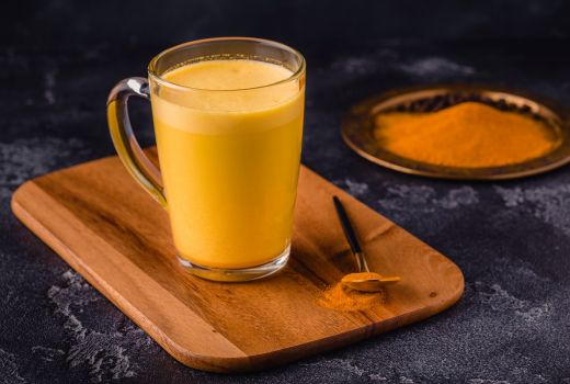 Ramuan Herbal: Manfaat Kunyit Campur Madu Ampuh Turunkan Demam Anak - GenPI.co
