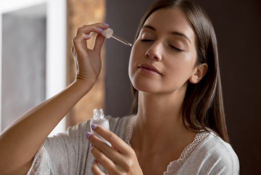 5 Manfaat Serum Retinol untuk Kulit Wajah, Ternyata Sangat Dahsyat - GenPI.co