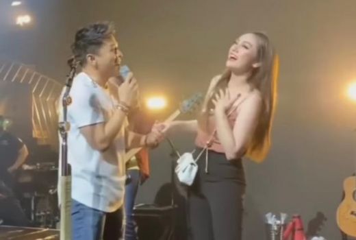 Ucapan Ariel Noah Bisa Bikin Celine Evangelista Kelepek-kelepek - GenPI.co