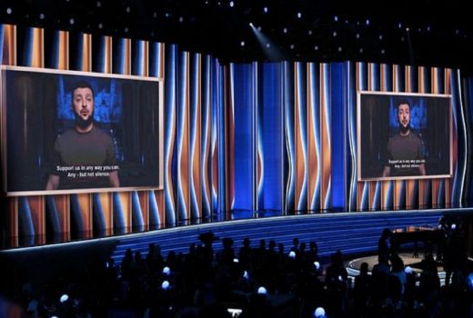 Presiden Ukraina Mendadak Muncul di Grammy, Para Artis Terdiam - GenPI.co