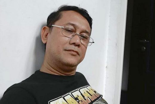 Denny Siregar Kritik Salat Tarawih di Times Square New York - GenPI.co