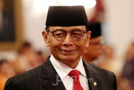 Rocky Gerung Blak-blakan Sebut Wiranto Jagoan, Ada Apa?  - GenPI.co