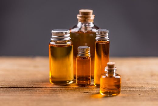 Cukup Pakai 2 Tetes Minyak Jojoba, Wanita Bakal Bahagia - GenPI.co