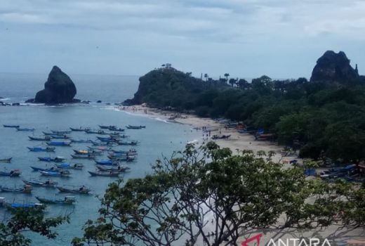 Gratis Masuk di Pantai Watu Ulo-Papuma saat Libur Lebaran 2022 - GenPI.co
