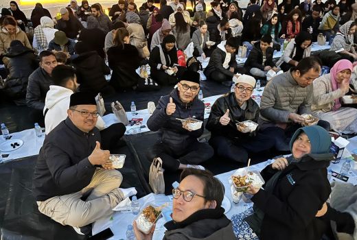 Open Iftar di London, WNI Diaspora Sajikan Menu Nusantara - GenPI.co