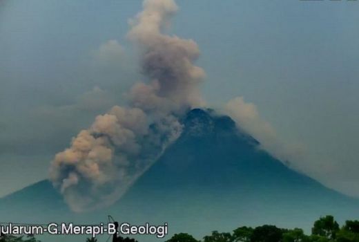 Gunung Merapi Goyang Terus, Awas Bahaya Awan Panas - GenPI.co