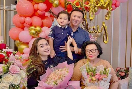 Momen Bahagia Ahok, HUT Puput dan Sang Mama Barengan - GenPI.co