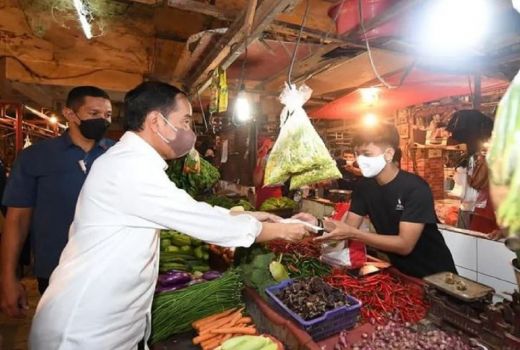 KTT G20 Usai, Presiden Jokowi Blusukan ke Pasar Badung - GenPI.co