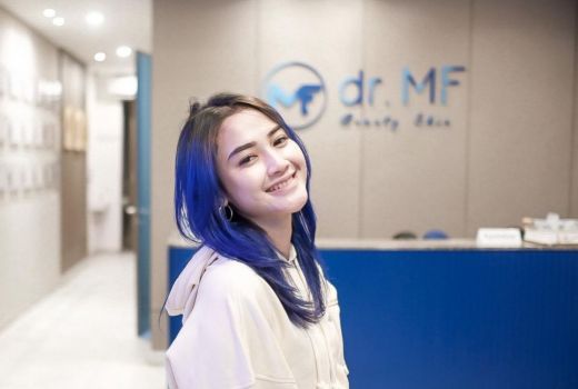 Bidadari Cantik Sidoarjo, Goyangannya Bikin Jatuh Hati - GenPI.co