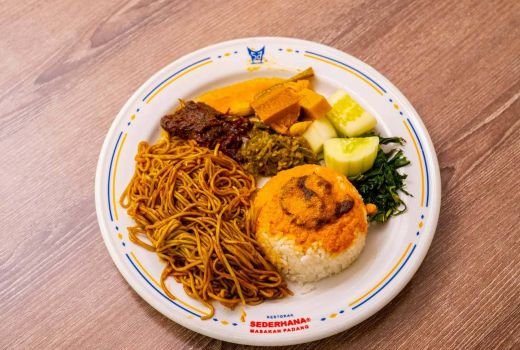 Tanpa Nasi, Resto ini Sediakan Mie Rasa Rendang yang Sehat - GenPI.co