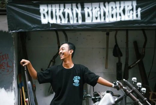 Sempat Kerja Jadi Sales, Alfian Kini Sukses Buka Bengkel Sendiri - GenPI.co
