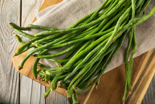 Kacang Panjang Campur Seledri Khasiatnya Dahsyat, Bikin Asam Urat Ambrol - GenPI.co