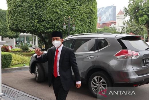 Direktur KedaiKOPI Kunto Adi Protes Keras Pernyataan Kader PSI Raja Juli Antoni - GenPI.co