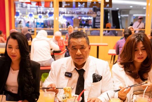 Hotman Paris Makan Ramen di RamenYa!: Terenak di Indonesia - GenPI.co