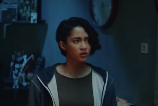 Bintangi Mencuri Raden Saleh, Aghniny Haque Berkelahi Pakai Dress - GenPI.co