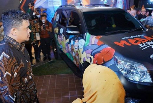 Mobil Mewah Bobby Nasution Jadi Kanvas Lukisan, Penuh Gambar Unik - GenPI.co