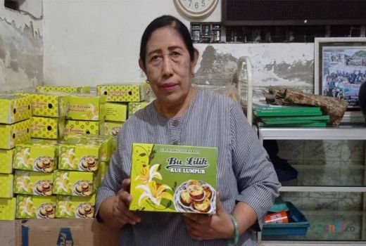 Bisnis Kue Lumpur Bu Lilik Sempat Drop, Naik Lagi Karena Jujur - GenPI.co