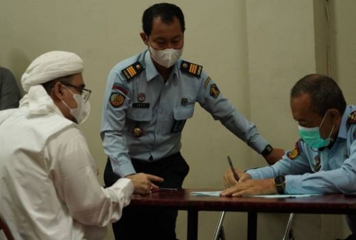 Habib Rizieq Bebas, Mohon Doanya - GenPI.co