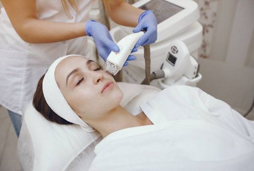 Ini 3 Jenis Laser Wajah Untuk Atasi Jerawat, Jangan Sampai Salah! - GenPI.co