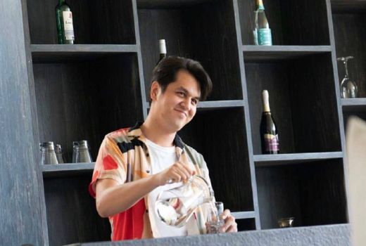 Kevin Julio Pelesiran ke Luar Negeri Pakai Jaket Ultra Light - GenPI.co