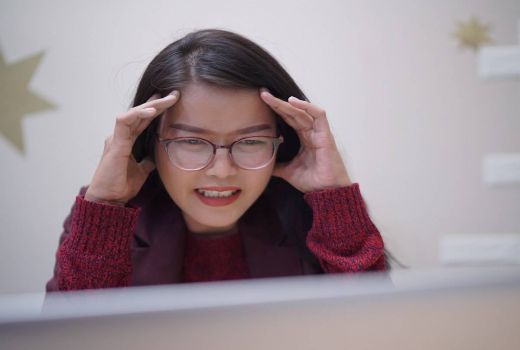 Bukan Cuma Kesepian, Hal Ini Juga Bisa Picu Gangguan Mental - GenPI.co