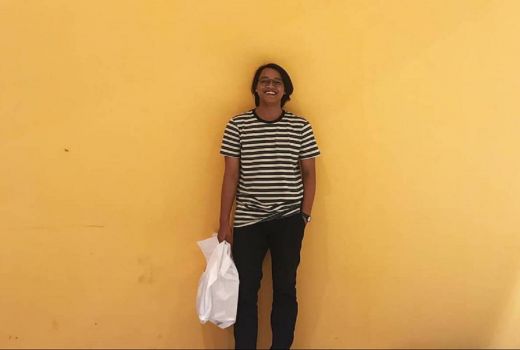 Bagaimana Cara Tepat Merawat Sepatu Berbahan Suede? - GenPI.co