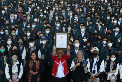 Orientasi Mahasiswa Baru Ubaya Pecah Rekor MURI, Gokil Sih - GenPI.co