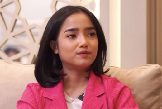 Sering Dihujat Warganet, Pengakuan Fuji Bikin Miris! - GenPI.co