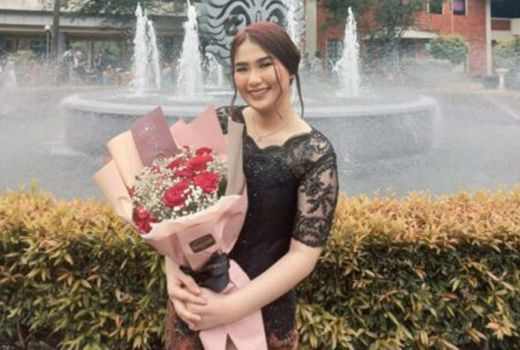 Cantik dan Cerdas, Novita Wisudawan Terbaik UI, IPK 3,97 - GenPI.co