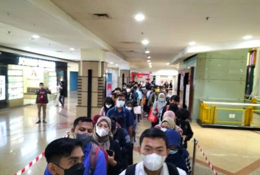 Info Lowongan Kerja, Mal Taman Palm Diserbu - GenPI.co