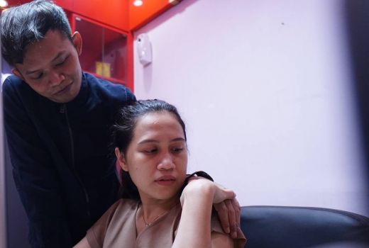 Cara Memberitahu Suami Bahwa Kamu Hamil Lagi - GenPI.co