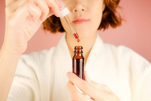 Hempas Kerutan dan Flek Hitam, 3 Merek Serum Retinol Lokal Bikin Kulit Wajah Mulus - GenPI.co