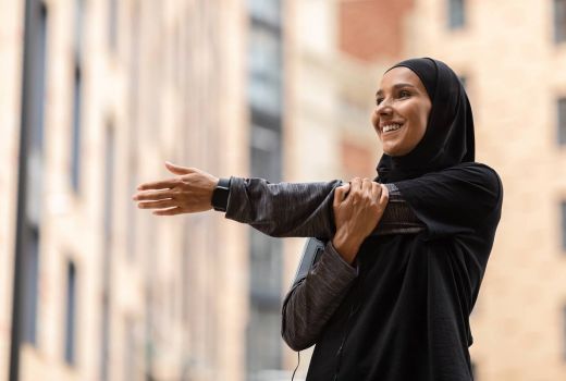 3 Tips Memilih Baju Renang Muslimah yang Nyaman, Bergerak Lebih Lincah - GenPI.co