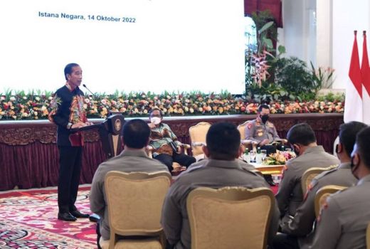 Jokowi Diminta Tegas Revisi UU Kepolisian yang Humanis dan Transparan - GenPI.co