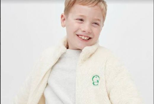 UNIQLO Hadirkan Koleksi Jaket Berbahan Daur Ulang Plastik, Kece! - GenPI.co