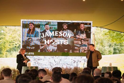Ronny Holicka Raih Juara Jameson BIack Barrel Bartender Series - GenPI.co