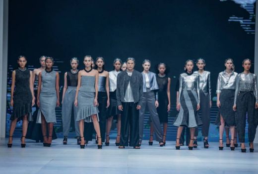 Nuansa Futuristik Hiasi Koleksi Yosafat Dwi Kurniawan di JFW 2023 - GenPI.co