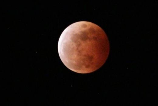 Catat Waktu Gerhana Bulan Total dan Begini Tata Cara Salatnya - GenPI.co