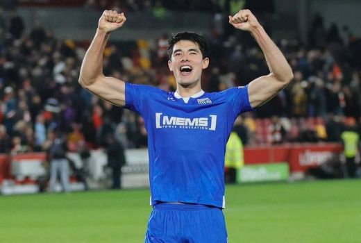 Jujur, Bintang Brentford Bak Frustrasi Tembus Pertahanan Elkan Baggott - GenPI.co