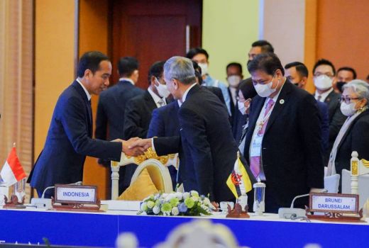 KTT ASEAN Plus Three: Indonesia Fokus Atasi Krisis Pangan dan Resesi Ekonomi - GenPI.co