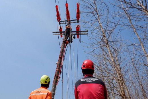 PLN Kerahkan Petugas untuk Pulihkan Kelistrikan Seusai Garut Diguncang Gempa 6,4 SR - GenPI.co