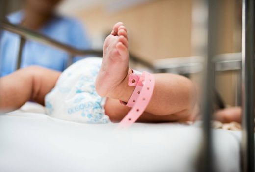 Dokter Spesialis Anak Ungkap Ciri-ciri Fisik Bayi Prematur - GenPI.co