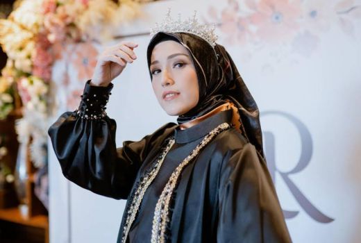 Terinspirasi Ksatria Turki, LaReine Luncurkan Hijab Satin dan Voal Premium - GenPI.co