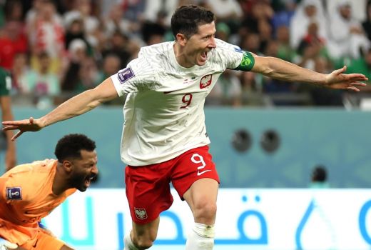 Polandia Kalahkan Arab Saudi, Robert Lewandowski Ciptakan Sejarah Baru - GenPI.co