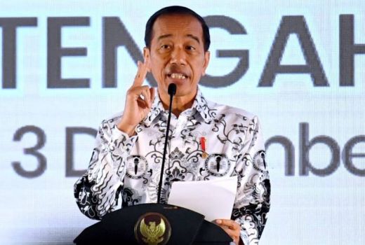 Demo Kepala Desa Pecah, Jokowi: UU Membatasi Hanya 6 Tahun - GenPI.co