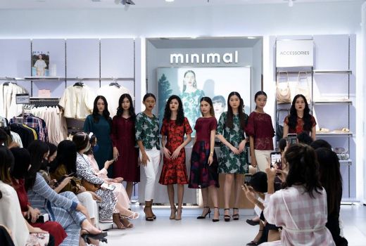 Koleksi Terbaru Minimal Bermotif Floral dengan Detail Modern yang Elegan - GenPI.co