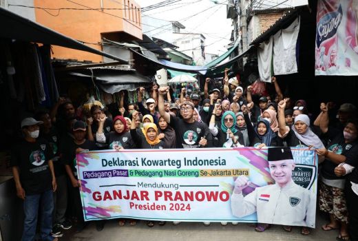 Ratusan Pedagang Pasar dan Tukang Nasi Goreng Jakarta Utara Dukung Ganjar Presiden - GenPI.co